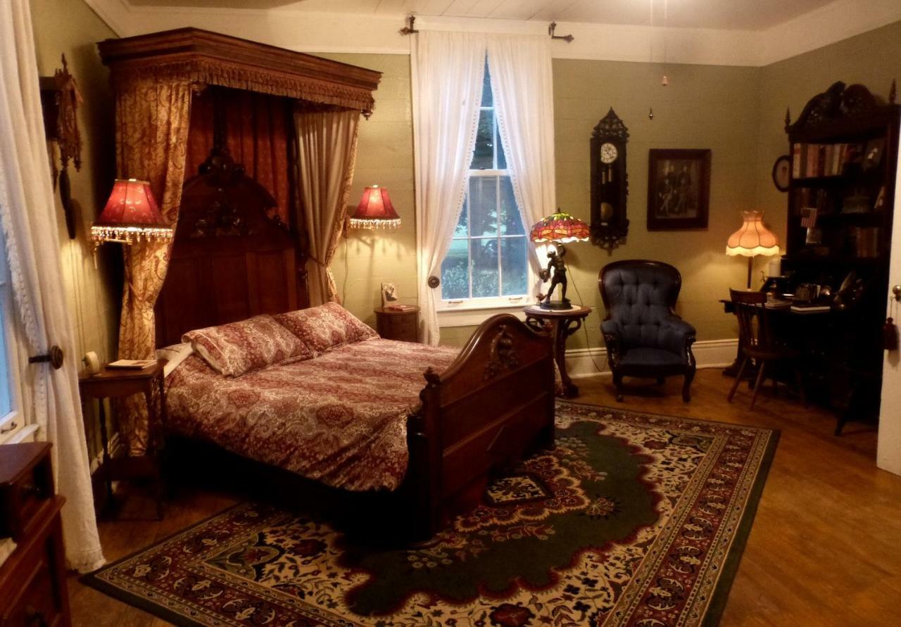 Mulberry Lavender Farm And B&B Экстерьер фото
