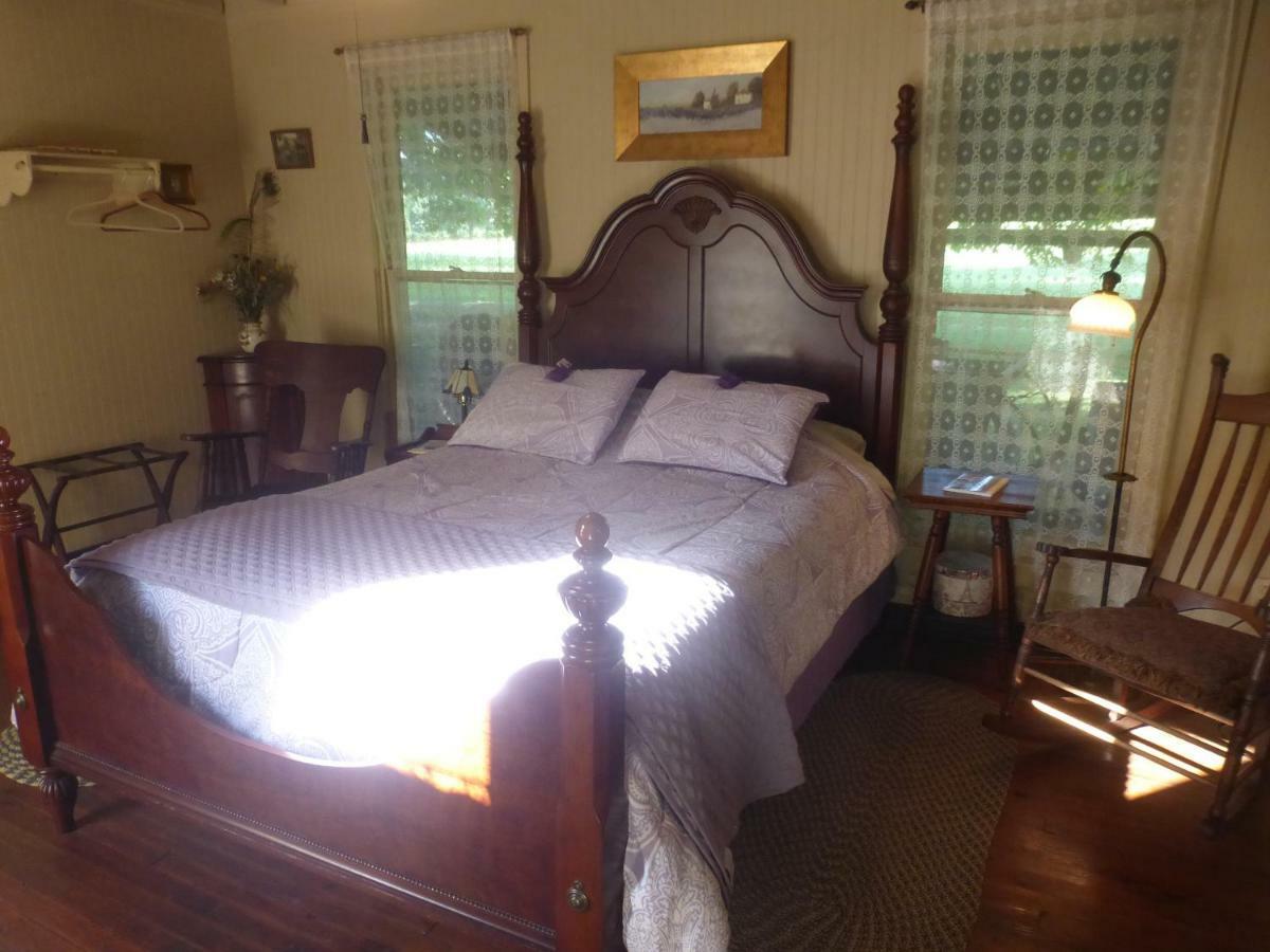 Mulberry Lavender Farm And B&B Экстерьер фото